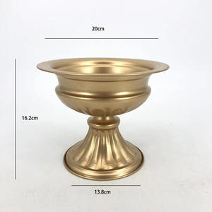 Vase de table européen rétro vintage en fer métal floral à pieds hauts fleurs séchées mariage/décoration de la maison pièce maîtresse élégante - Product Image 1