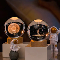 Lampe de nuit personnalisée 60MM 80MM gravée au laser 3D Saturne Lune, boule de cristal K9 polie à la main avec éclairage LED et base en bois