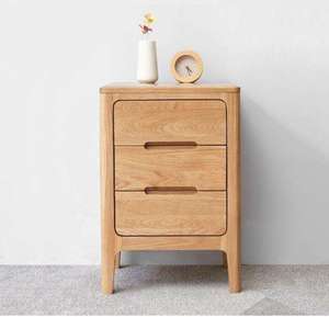Table de chevet classique moderne, fabriquée à la main en bois massif de qualité supérieure, avec double tiroir de rangement pour les espaces de chambre contemporains - Product Image 1