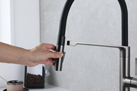 Robinet de cuisine moderne en acier inoxydable avec valve en céramique, bec flexible en silicone orientable, douchette extractible, à poser sur plan pour usage hôtelier