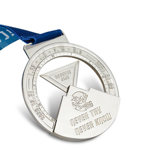 Medalla Deportiva Conmemorativa Motivacional de Plata, Personalizada, Troquelada, Grabada y con Recortes, con la Frase "Nunca Pruebes, Nunca Sabrás" - Product Image 1