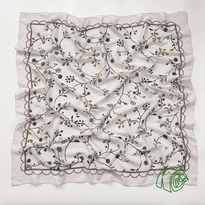 <span class=keywords><strong>Pañuelo</strong></span> Cuadrado Multiusos con Estampado Floral <span class=keywords><strong>de</strong></span> Enredaderas, Borde Ondulado Festoneado, <span class=keywords><strong>Pañuelo</strong></span> para la Cabeza, Decoración para Bolsos, Bandana para Salidas Diarias - Product Image 1