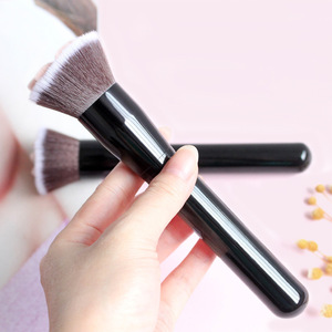 Brocha de Maquillaje de Marca Privada con Forma de Pata de Gato, de Fibra Suave y Mango de Madera, para Maquillaje Facial - Product Image 2