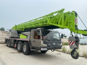 Grue sur camion Zoomlion ZTC500 50T d'occasion, conforme aux normes EPA, pour travaux de levage lourds sur site - Product Image 2