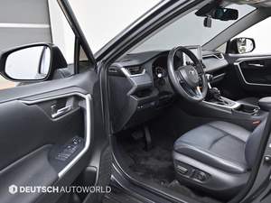 Toyota RAV4 Hybride AWD Automatique SUV, Un Seul Propriétaire, Historique d'Entretien Complet, Très Économique en Carburant, Voiture Écologique, Parfait pour l'Exportation - Product Image 4