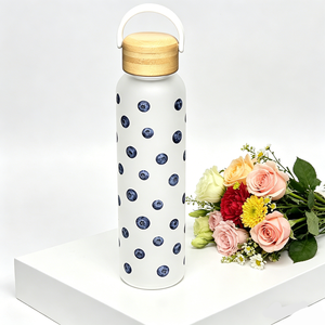 Botella de Agua de Vidrio de Borosilicato de Alta Calidad, Libre de BPA, con Diseño Personalizado, Protectora, Duradera, con Tapa de Bambú, Buenos Productos - Product Image 3