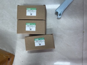 Composant pneumatique CKD 100% neuf et original, collecteur/vanne 4TB119-00-L-3 - Product Image 1