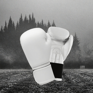 Gants de boxe MMA en cuir PU personnalisés 12 oz, imperméables, avec sangle de poignet réglable pour l'entraînement, la boxe, le sparring et la salle de sport - Product Image 3