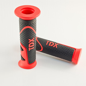 Poignées de guidon de moto Qiangye, rouge et noir, logo Tdx, caoutchouc souple, pour accessoires de moto tout-terrain - Product Image 1