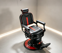 Fauteuils de barbier en cuir matelassé avec accents rouges rétro tendance, robustes, avec repose-pieds hydraulique réglable, chaise de coiffure pour salon