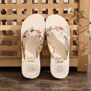 Sandales en satin à imprimé bronzé, tongs de plage économiques en EVA à <span class=keywords><strong>talon</strong></span> compensé pour femme - Product Image 1