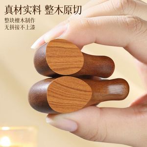 Peigne de massage portable en bois de santal naturel à cinq griffes pour la thérapie des méridiens du cuir chevelu, coiffure et relaxation - Product Image 5