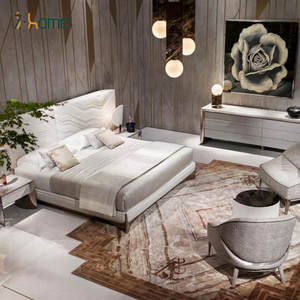 Комплект мебели для спальни из итальянской кожи Villa: роскошная кровать King-size с мягкой обивкой и стальным каркасом в минималистичном стиле - Product Image 5