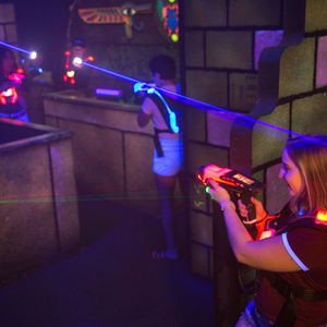 Parc de trampolines d'aventure, jeu de laser game, centre de divertissement familial en intérieur, arène de laser game, équipement de terrain de jeu - Product Image 5