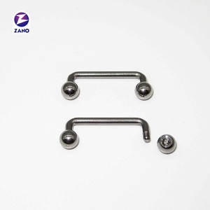Joyería corporal de titanio G23 Barra de superficie plana de titanio de calibre 16 con agujeros altamente pulida - Product Image 4