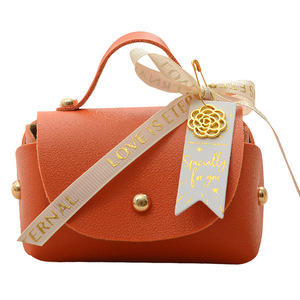 Wholesale Instagram DIY Small Green Handbag Shape Birthday <strong>Party</strong> Wedding Gift Leather Candy <strong>Sweet</strong> Box <strong>Bag</strong> with Bowknot - Product Image 2