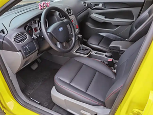 <span class=keywords><strong>Ford</strong></span> <span class=keywords><strong>Focus</strong></span> 2013 Berline Édition Classique 1.8L Automatique Essence Sièges Électriques Phares Xénon - Product Image 5