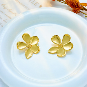 Flower <b>Stud</b> Earrings Gold <b>Titanium</b> Steel Jewelry Gift For Women Elegant Simple Design - Product Image 3