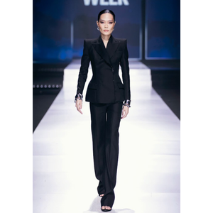 Nouvel arrivage Costumes pour femmes Blazers 6 boutons Matériau de luxe de bonne qualité Grossiste personnalisé Enzo & Leo Vietnam - Product Image 6