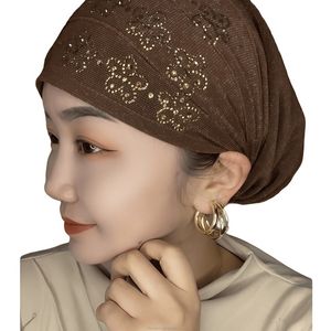 Pañuelo/Hat YASEEN al por mayor con pedrería, de color liso, de acrílico suave, transpirable y ecológico para mujer - Product Image 3
