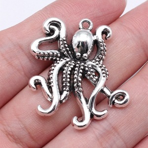 Pendentif Pieuvre Tentacule Bouclé 34x31mm en Alliage de Zinc Argent Vieilli pour Colliers Ras-du-Cou Style <span class=keywords><strong>Tatouage</strong></span> Nautique - Product Image 1