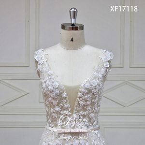 XF17118 <span class=keywords><strong>Robe</strong></span> <span class=keywords><strong>de</strong></span> <span class=keywords><strong>mariée</strong></span> Boho <span class=keywords><strong>droite</strong></span> en mousseline <span class=keywords><strong>de</strong></span> soie <span class=keywords><strong>de</strong></span> haute qualité et simple avec une belle <span class=keywords><strong>dentelle</strong></span> <span class=keywords><strong>de</strong></span> perles - Product Image 4