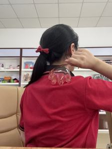 Dayanıklı Plastik Ucuz El Tipi Manuel Masaj Aleti El Şeklinde Masaj Aleti 5 Akupresür Noktalı - Product Image 3