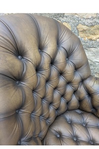 Fauteuil pivotant Chesterfield en cuir capitonné de luxe avec roulettes pour la maison - Product Image 5
