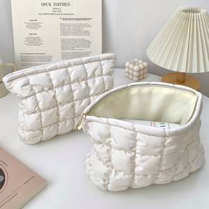 Wholesale Portable Soft Makeup <b>Bag</b> Handy <b>Travel</b> Cosmetics Organizer with Zipper Closure for <b>Toiletry</b> Sorting Pouch for Girls - Product Image 1