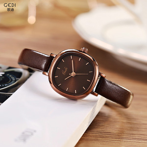 Montre <span class=keywords><strong>pour</strong></span> <span class=keywords><strong>femme</strong></span> 2025, style coréen simple, bracelet en cuir de 30 mm, boîtier en acier inoxydable, mouvement à quartz écologique, résistance à l'eau 3 bars - Product Image 1