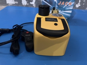 Cric <span class=keywords><strong>de</strong></span> voiture électrique 5 tonnes DC 12V lumière LED pour voiture SUV <span class=keywords><strong>changement</strong></span> pneus Garage réparation voiture cric hydraulique électrique - Product Image 4