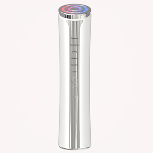 L'instrument radiofréquence intelligent à couches multiples agit avec précision sur le segment du derme pour stimuler la régénération du collagène - Product Image 2