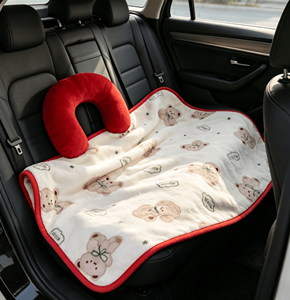 Manta de Viaje de Franela 2 en 1 YABEE con Estampado de Osito, Portátil, Plegable, Cálida, con Asa, para Todas las Estaciones, 0.5-1 kg, Logotipo Personalizado Disponible - Product Image 5