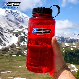 Botella Deportiva de Plástico Importada de EE. UU., Gran Capacidad, Portátil para Exteriores, Resistente a Altas Temperaturas, para Beber Directamente - Product Image 4