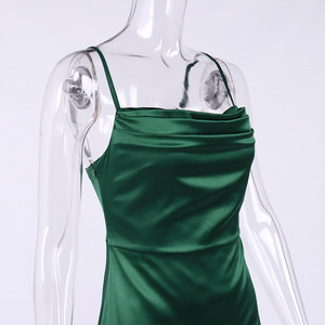 Nuovo Arrivo: Abito <span class=keywords><strong>Lungo</strong></span> Sexy in Raso <span class=keywords><strong>con</strong></span> <span class=keywords><strong>Spacco</strong></span> Alto, Plissettato e Schiena Scoperta per Donna - Product Image 4