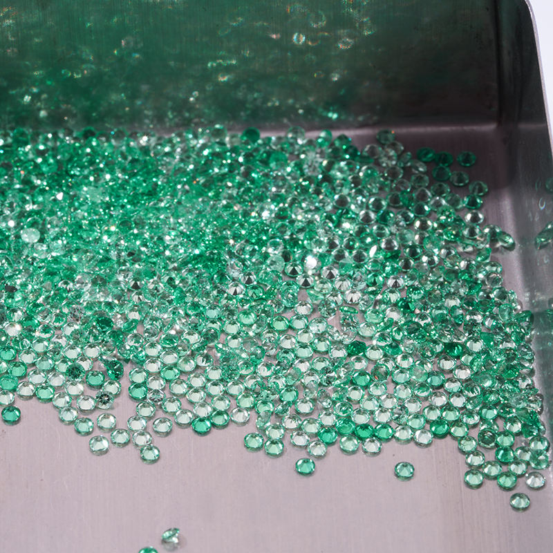 สีเขียว