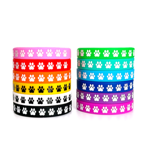 Correa de muñeca de silicona para fiesta de perro con patrón de pata de perro pulsera de goma amor perro lindo fiesta de mascotas correa de muñeca personalizable - Product Image 2