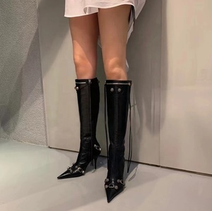 Nuevas Botas Altas hasta la Rodilla para Mujer, Color Plateado, con Cierre Lateral, Punta Puntiaguda, Tachuelas Metálicas, Tacón de Aguja - Product Image 3