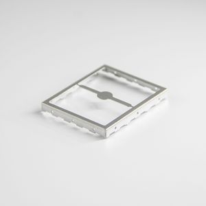Cache de protection RF BOSS en acier inoxydable BS-124 pour applications tactiles, non ventilé, conducteur - Product Image 1