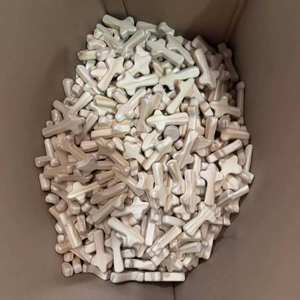 Hecho a mano religioso cristiano regalo pequeña mano de madera sosteniendo la cruz - Product Image 3