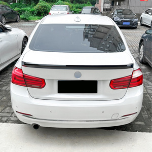 สปอยเลอร์หลังรถยนต์ BMW สีดำเงา ลายคาร์บอนไฟเบอร์ ทรง Ducktail สำหรับรถยนต์ซีรีส์ 3 รุ่น F30 ปี 2013-2019 ทำจากวัสดุ ABS - Product Image 2