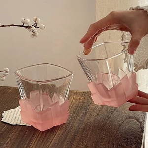 Creative Quadrate <span class=keywords><strong>Bicchieri</strong></span> di Whisky di <span class=keywords><strong>vetro</strong></span> <span class=keywords><strong>rosa</strong></span> cubetto di ghiaccio acqua smerigliato tazza di tè Whisky <span class=keywords><strong>bicchieri</strong></span> con Custom scatola di legno per il regalo - Product Image 3