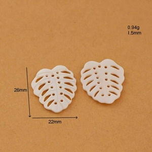 Pendientes Colgantes de Concha Natural de 34mm con Diseño de Pez Hueco Blanco, para Fabricación de Joyería, Venta al por Mayor - Product Image 6