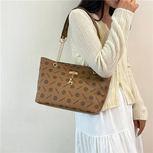 Bolsos de Mano de Lujo de Marca Estadounidense Famosa 2025 para Mujer, Tamaño Grande, Cierre de Cremallera, Plegables, Dos Diseños Nuevos para Niñas Pequeñas - Product Image 3