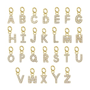 Pendentifs en métal personnalisés unisexes pour enfants avec initiales, en acier inoxydable plaqué or 18 carats PVD et zircon, vente en gros - Product Image 1