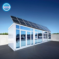Maison conteneur portable modulaire futuriste en panneaux sandwich d'acier, capsule spatiale, pod inspiré d'un dirigeable, villa, salle de bain, bureau à domicile