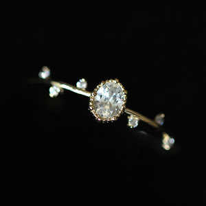 Anello di Fidanzamento da Donna F1649 con Zirconia Cubica Ovale, Incastonatura a Castone, Pietra Creata in Laboratorio, Gioiello alla Moda - Product Image 3