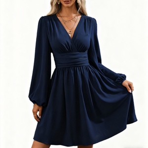 เดรสแฟชั่นสีพื้นเอวมีจีบแขนกระดิ่งคอวีแฟชั่นฤดูใบไม้ร่วง/ฤดูหนาว - Product Image 3