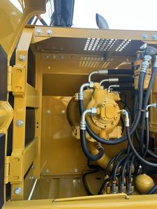 รถขุด Caterpillar มือสองสภาพ 95% รุ่น 320B/330B/330BL พร้อมมอเตอร์ เครื่องยนต์ ปั๊ม บุ้งกี๋ขนาด 1.2 เมตร น้ำหนัก 20 ตัน ปี 2022 ใช้งานมาแล้ว 500-1000 ชั่วโมง - Product Image 6