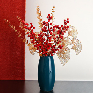 Haoche Trading - Frutos Rojos Artificiales, Hojas de Eucalipto Doradas y Hojas de Ginkgo, Decoración de Plástico para Bodas y Hogar - Product Image 2